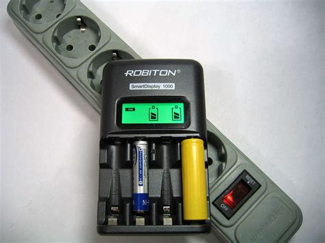Зарядное устройство Robiton Smart Display 1000 LCD — купить в интернет ...