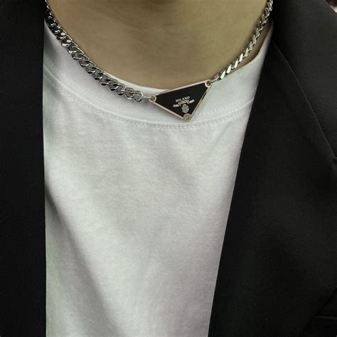 Homem Triangulo Invertido | ppgbbe.intranet.biologia.ufrj.br