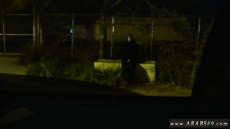 Amateur And Wife Sharing Gangbang Took A Wonderful Refugee Home