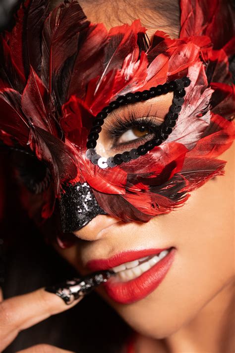 Super Hot Vixen April Olsen Revealing Her Hot Naked Guns Photos