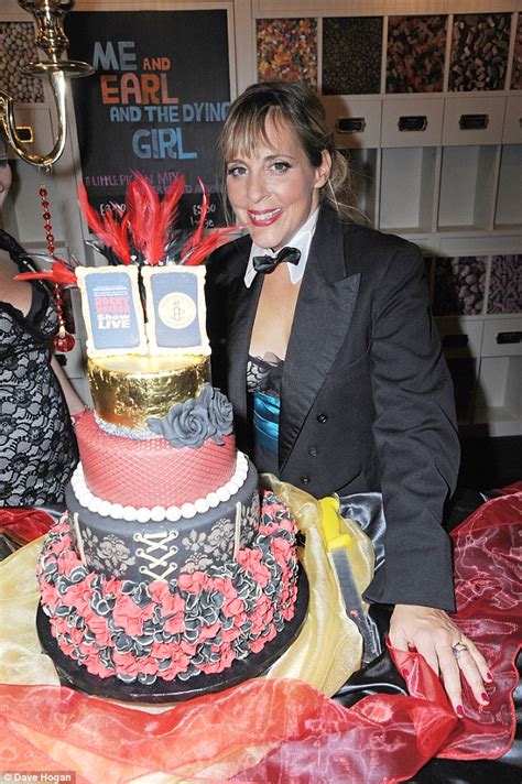 Hot Sexy Mel Giedroyc Bikini Pics