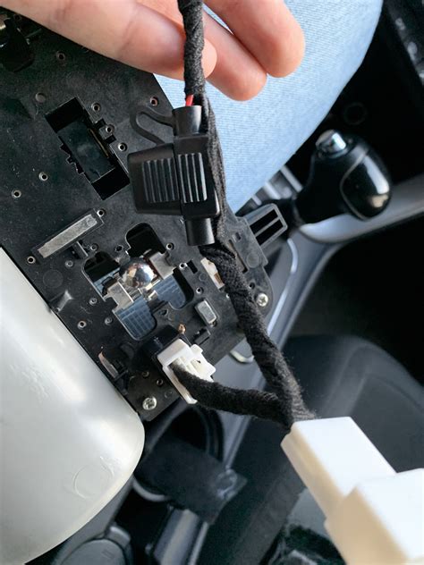 Адаптер для подключения к плафону освещения регистратора — KIA Ceed (2G ...