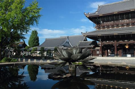 美しい意匠と深い歴史に触れる東本願寺の観光ガイド | GOOD LUCK TRIP