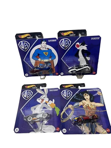 HOT WHEELS WARNER Bros Character Cars Set Of Bugs Super Man
