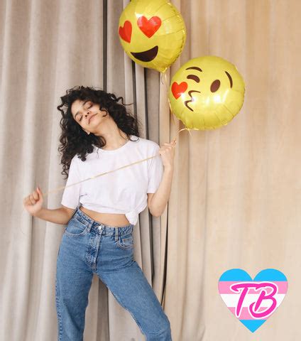 3 Best Ways to Style High-Waisted Jeans for MtF Trans Women – Trans Beauty