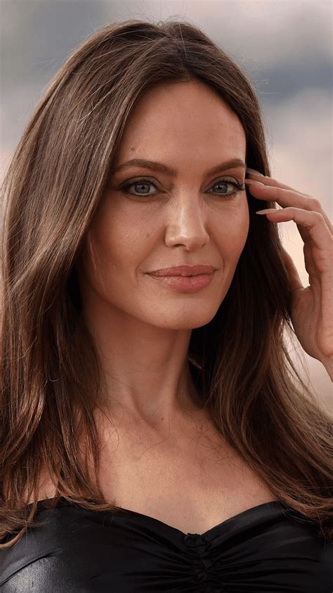 Angelina Jolie S Stunning Blonde Transformation