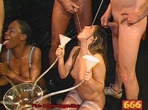 Piss Snapshots With Kathy And Annette Schwarz Porn Pic