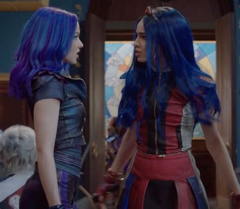 Pin by purpledragon on Disney Descendants | Mal and evie, Evie ...