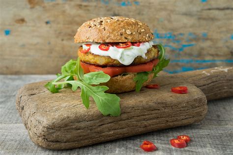 Vegetarische Wortelburger Met Tzatziki Recept