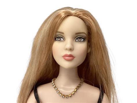 Lot Robert Tonner 16 Strawberry Blonde Doll Wearing Party Lace Black Lace Dress With Peach