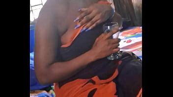 Une Femme Solitaire Baise Durement Le Portier XVIDEOS