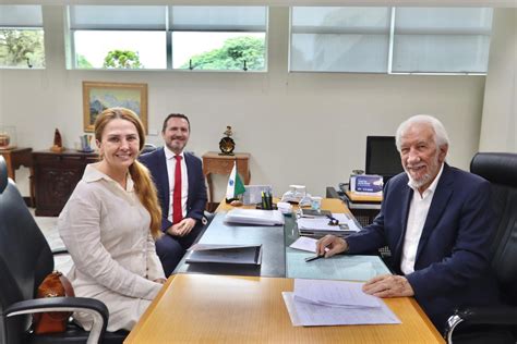 Presidente e 1º vice presidente da APMP realizam reunião vice