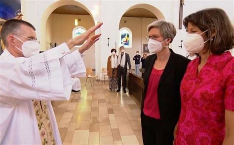 Rogue Catholic Priests Defy Vatican By Blessing Gay Couples