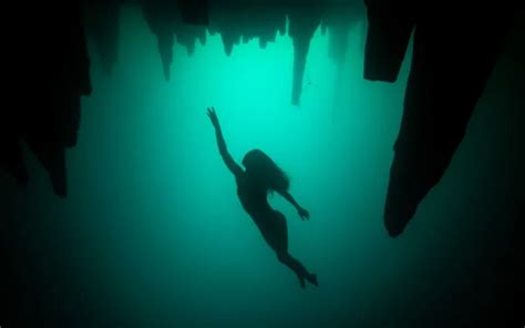 Surreal Poses For Underwater Nude Photography In