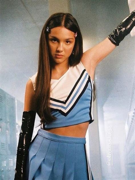 My Gf Olivia Rodrigo Invites A Bull To Fuck Her Super Hard And Then She Pegs Me For Having A