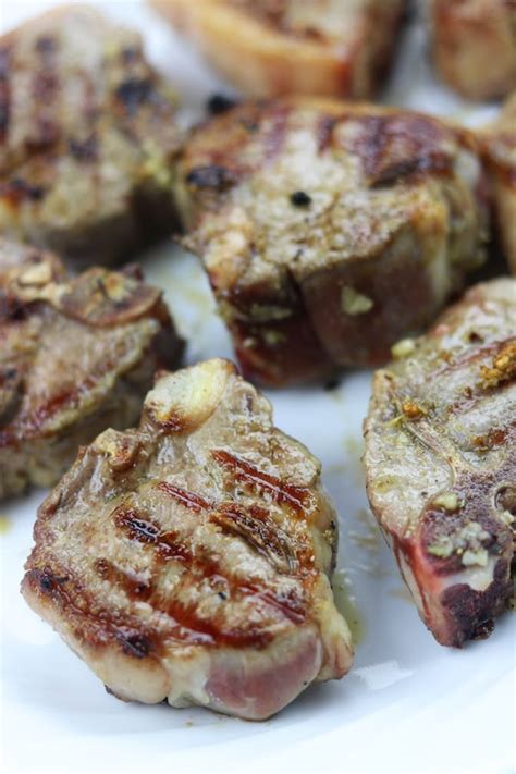 How To Make Mouthwatering Grilled Rosemary Lamb Chops