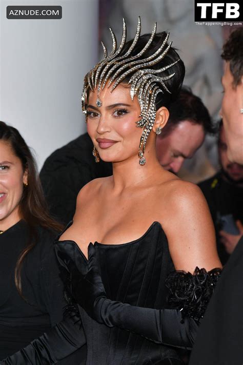 Kylie Jenner Sexy Seen Showcasing Her Hot Cleavage At The Mugler Couturissime Exhibition Opening