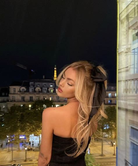 Pin by 乛 Alīīŋʌャ on 𝘉𝘢𝘤𝘬𝘭𝘦𝘴𝘴 in 2024 Blonde Cute hairstyles Girl