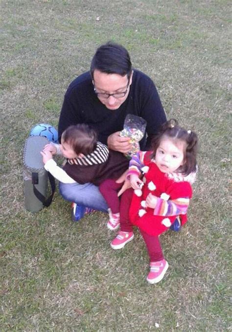 Coppia Gay Adotta Bambina Con Hiv Che Era Stata Rifiutata Da Famiglie