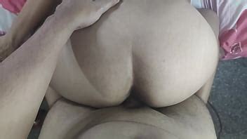 Tremendo Cogida A Mi Vecinita Le Gustan Tanto Por El Culo Que Se Mete Un Dildo Y Una Cola