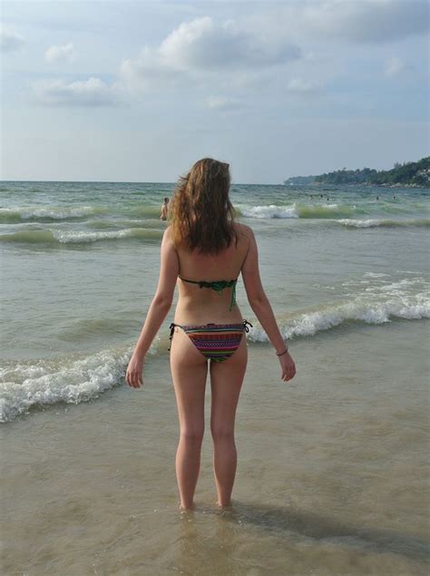 9 Hot Sexy Clara Hallencreutz Bikini Pics