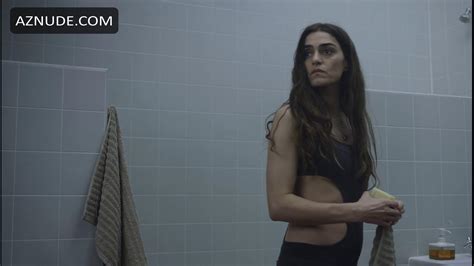 LA VALLA NUDE SCENES AZNude