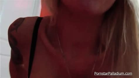 Very Sexy Babe In Stockings Sucks A Dick