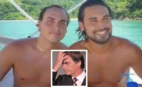 Bolsonaro é gay Filho do presidente é flagrado homem e ainda desmente namorada mulher