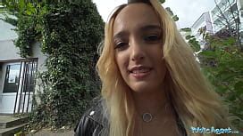 Public Agent Latina Lost Her Phone Then Screwed Stranger For Cash Xnxx