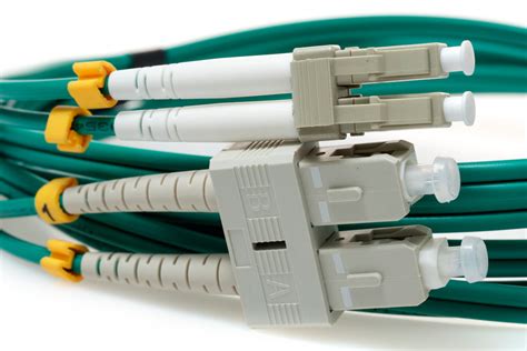Belkin Enterprise 3FT OM4 50/125um Multimode Duplex LC-to-SC Aqua Fiber Patch Cord — Green (10-Pack) (A3L980-OM4-LC-SC-3FT-GN-10PK)