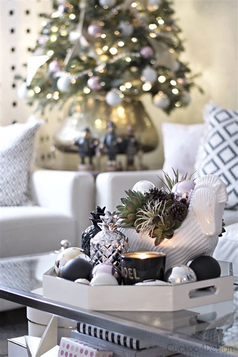 coffe table christmas decor 9