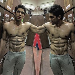 Shirtless Bollywood Men Reality Tv Hunk S Tiny Towel Hot Bod