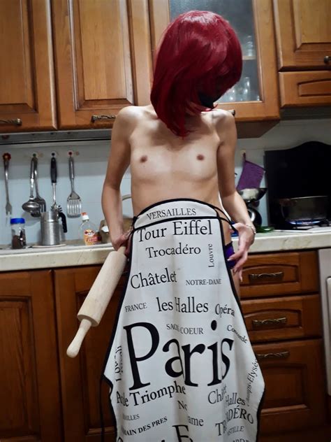 Maja Amateur Wife Posing In The Kitchen 14 Pics XHamster