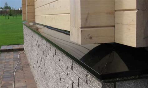 Отливы на цоколь: разновидности и самостоятельная установка | Строй Советы