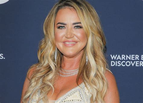 Koto Ska Nad Basenem Kolor Bikini A Razi W Oczy