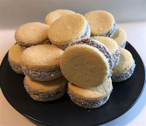 Biscotti Frollosi E Super Golosi Con Crema Al Caramello Dolce Ripieno