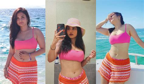 Hot Sexy Ramyaa Pasupuleti Bikini Pics