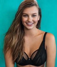 Olivia Brower Nude Ass Photo Shoot