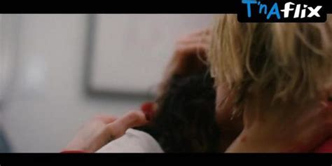 Rosamund Pike Lesbian Scene In I Care A Lot Tnaflix