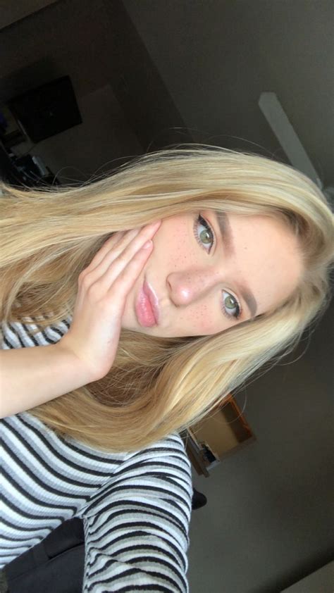 ﾟ Instagram 5 2WithAGun in 2024 Blonde hair green eyes Girl with green eyes