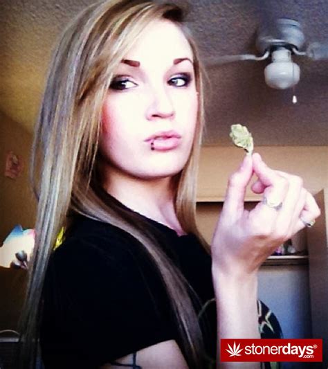 420 Stoner Ladies Stoner Pictures Sexy Stoners