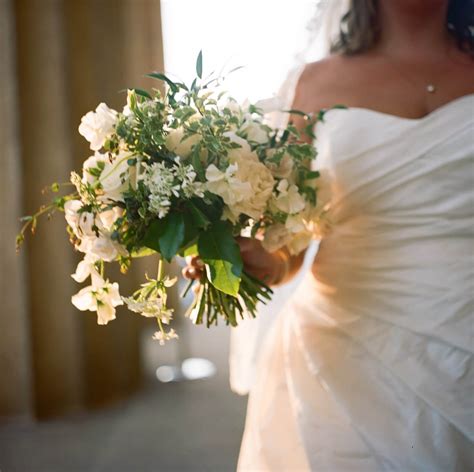 A Quintessential Nashville Wedding At The Parthenon