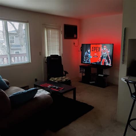 My first apartment. No more roommates. : r/malelivingspace