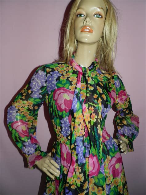 Vintage 70s Bold FLORAL Print PUSSY BOW Floaty Bohemian Maxi Dress 6 8 Xs 1970s Flower Power