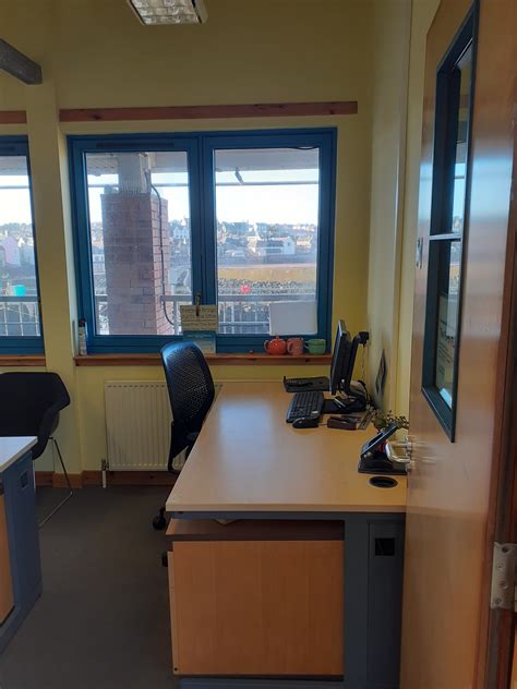 OFFICE TO LET