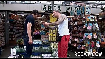 Sexyg Prostitute Gets Down To Show Off Her Amazing Orall Service XVIDEOS