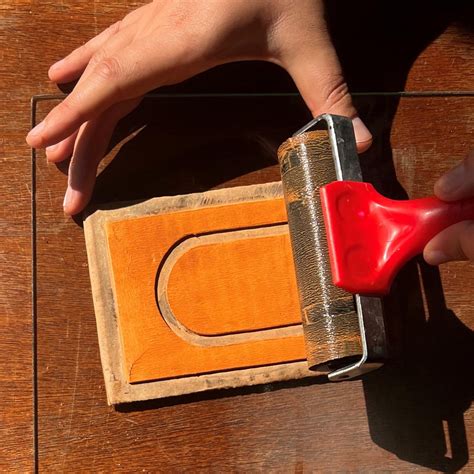 Making ink & block printing with earth — He Kapunga Oneone