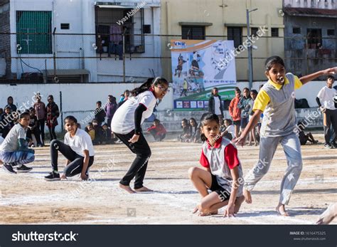 29 Kho Kho Game Girls Images, Stock Photos & Vectors | Shutterstock