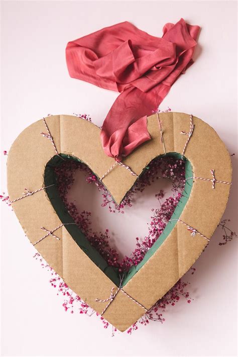 Valentines Baby S Breath Heart Wreath Diy Valentine S Day Decorations