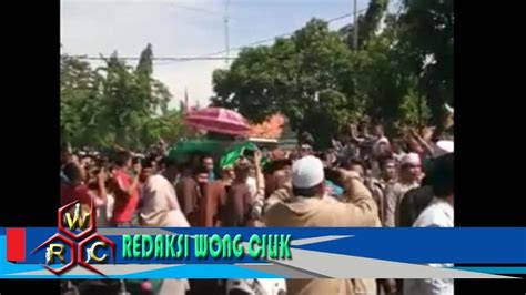 Bikin Merinding Ribuan Pelayat Antar Pemakaman Ahmad Budi Guru Yang